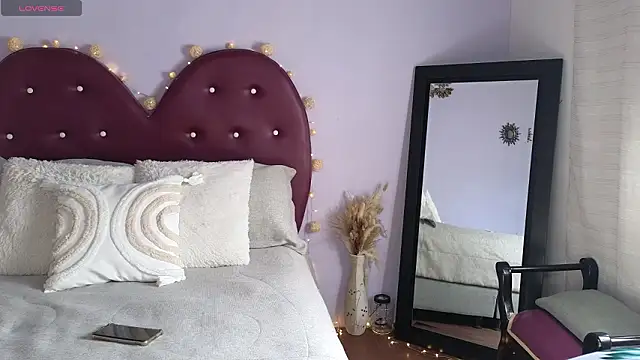 JessieGomezz  online show from February 9, 2026, 8:02 pm