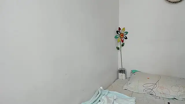 Snapshot of electra_hunt chatting on December 8, 2024, 5:44 pm electra hunt online show from December 8, 2024, 5:44 pm