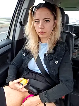 allinqueen online show from March 1, 2025, 9:40 am