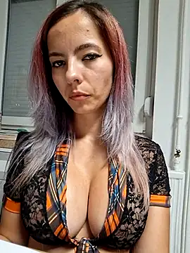 allinqueen online show from October 13, 2025, 10:54 pm