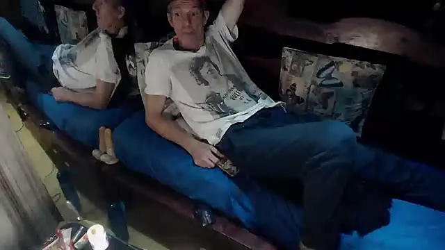 laye19 online show from November 6, 2025, 1:17 am