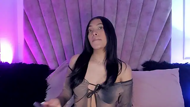 KarolRojas  online show from November 1, 2025, 1:35 pm