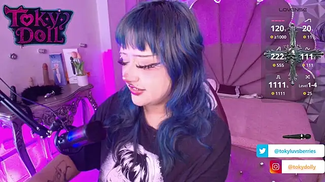 toky doll online show from October 3, 2025, 8:39 pm