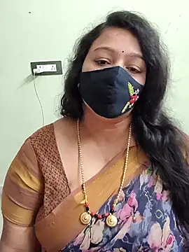 neelu-hoty online show from March 10, 2026, 3:06 pm