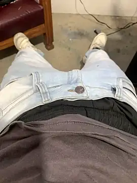 Snapshot of 27powercm chatting on October 6, 2025, 10:29 pm 27powercm online show from October 6, 2025, 10:29 pm