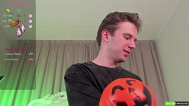 Snapshot of ArthurWhitee chatting on October 13, 2025, 5:57 pm ArthurWhitee online show from October 13, 2025, 5:57 pm