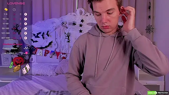 Snapshot of ArthurWhitee chatting on October 17, 2025, 3:10 am ArthurWhitee online show from October 17, 2025, 3:10 am