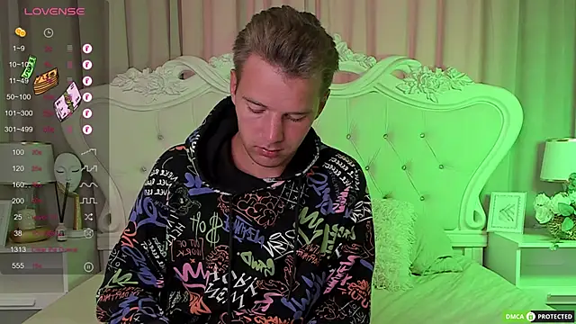 Snapshot of ArthurWhitee chatting on November 28, 2025, 8:28 am ArthurWhitee online show from November 28, 2025, 8:28 am