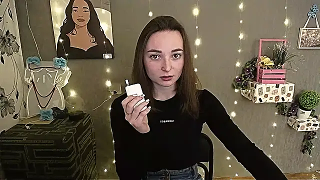  Barbie Kiss  online show from February 2, 2025, 12:24 pm