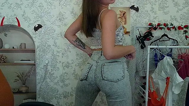  Barbie Kiss  online show from November 1, 2025, 10:39 am