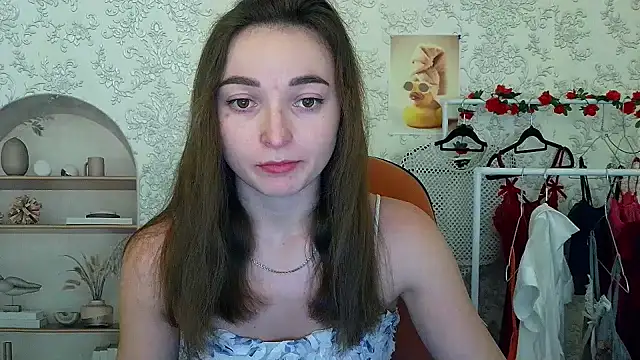  Barbie Kiss  online show from November 11, 2025, 3:45 pm