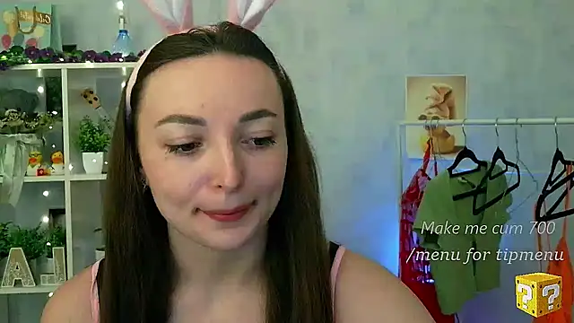  Barbie Kiss  online show from April 4, 2026, 2:03 pm