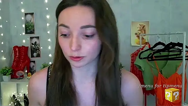  Barbie Kiss  online show from April 16, 2026, 1:56 pm