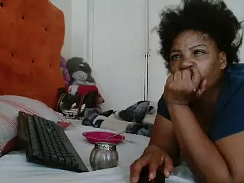 tinagiant online show from January 24, 2025, 12:52 pm