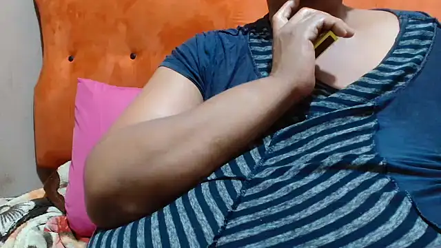 tinagiant online show from October 14, 2025, 2:12 am