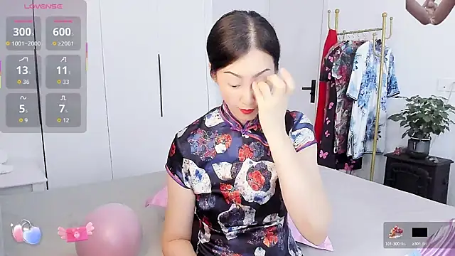 paopao-a online show from October 13, 2025, 4:01 am