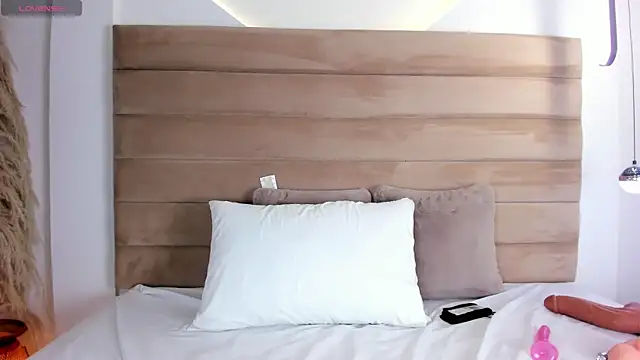 Snapshot of IsabellaJonns chatting on January 12, 2025, 7:21 am IsabellaJonns online show from January 12, 2025, 7:21 am