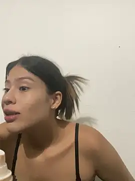 Snapshot of Sofia__cute3 chatting on February 20, 2025, 3:45 am Sofia cute3 online show from February 20, 2025, 3:45 am