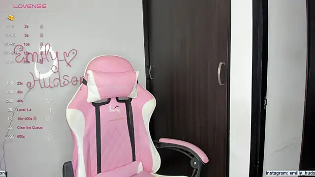 Snapshot of emily_huddson_ chatting on December 10, 2024, 5:22 pm emily huddson online show from December 10, 2024, 5:22 pm