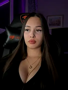 Snapshot of EricaWalls chatting on October 18, 2025, 10:43 pm EricaWalls online show from October 18, 2025, 10:43 pm