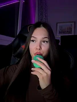 Snapshot of EricaWalls chatting on November 8, 2025, 11:25 pm EricaWalls online show from November 8, 2025, 11:25 pm