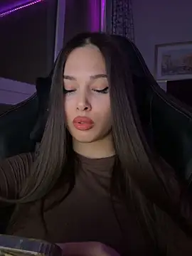 Snapshot of EricaWalls chatting on November 10, 2025, 3:00 pm EricaWalls online show from November 10, 2025, 3:00 pm