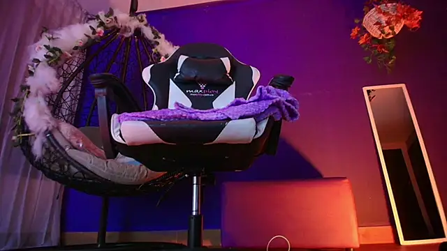 Snapshot of vanelope11 chatting on March 6, 2026, 2:41 am vanelope11 online show from March 6, 2026, 2:41 am