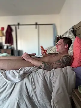 PeytonJohnn online show from November 18, 2025, 5:06 pm