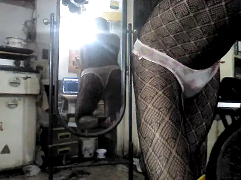 Snapshot of tu_poeta chatting on November 10, 2025, 12:20 am tu poeta online show from November 10, 2025, 12:20 am