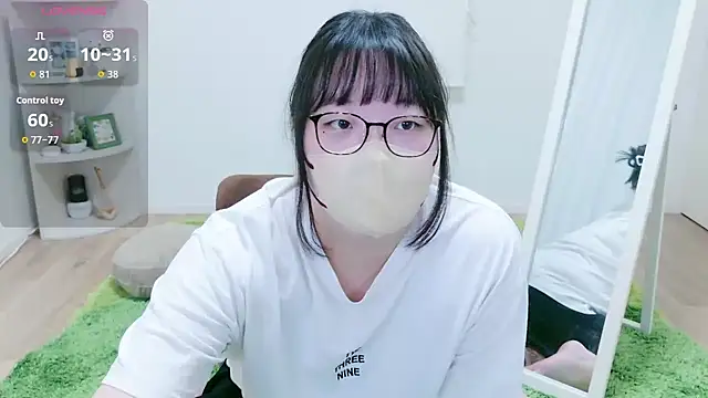 Snapshot of o-Aya-o chatting on October 17, 2025, 2:19 pm o-Aya-o online show from October 17, 2025, 2:19 pm