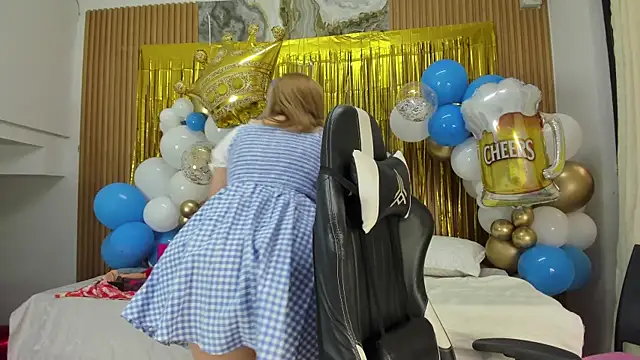 Danna topless online show from October 2, 2025, 12:01 pm