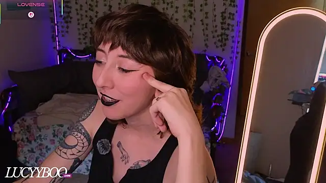 Snapshot of lovelylucyy chatting on July 16, 2026, 9:21 pm lovelylucyy online show from July 16, 2026, 9:21 pm