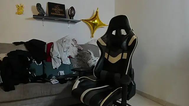 julian wallace online show from October 23, 2025, 7:12 pm