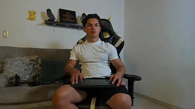 julian wallace online show from November 14, 2025, 7:56 pm