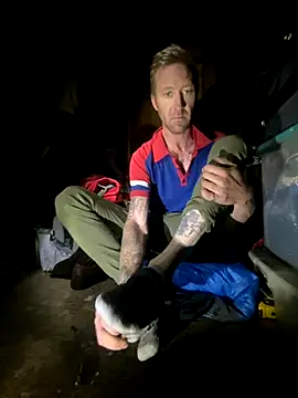 Snapshot of bentoverblonde chatting on October 25, 2025, 9:42 pm bentoverblonde online show from October 25, 2025, 9:42 pm