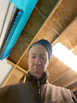 Snapshot of bentoverblonde chatting on October 27, 2025, 9:08 pm bentoverblonde online show from October 27, 2025, 9:08 pm