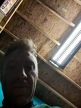 Snapshot of bentoverblonde chatting on October 29, 2025, 9:27 pm bentoverblonde online show from October 29, 2025, 9:27 pm