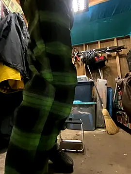 Snapshot of bentoverblonde chatting on October 30, 2025, 5:57 pm bentoverblonde online show from October 30, 2025, 5:57 pm