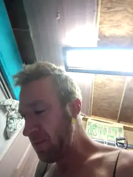 Snapshot of bentoverblonde chatting on November 5, 2025, 4:56 am bentoverblonde online show from November 5, 2025, 4:56 am