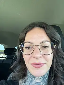 BrownieyQueen online show from May 22, 2026, 7:48 am