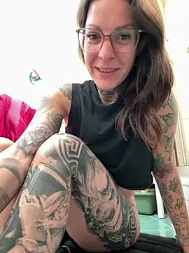 BrownieyQueen online show from June 18, 2026, 5:50 pm