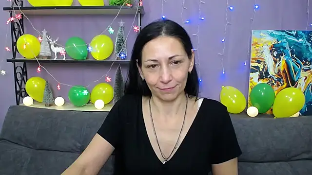 Snapshot of LiluGrants chatting on January 13, 2025, 1:13 am LiluGrants online show from January 13, 2025, 1:13 am