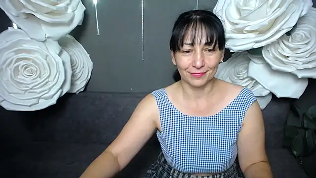 Snapshot of LiluGrants chatting on July 13, 2026, 6:11 pm LiluGrants online show from July 13, 2026, 6:11 pm