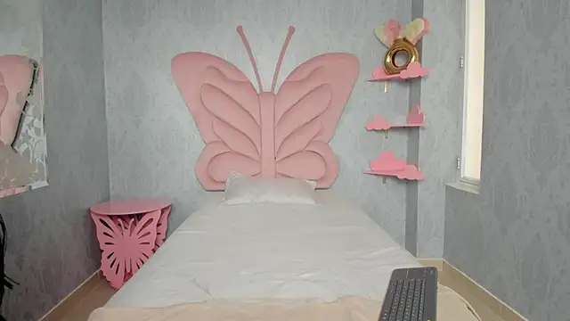 MaddyCute4u online show from February 26, 2025, 2:57 pm