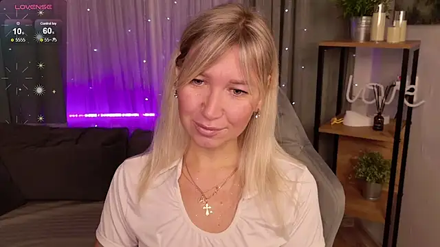 MilaBott online show from October 15, 2025, 7:47 pm