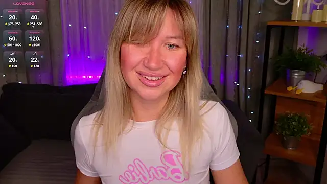 MilaBott online show from April 6, 2026, 7:48 pm