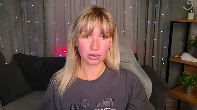 Snapshot of MilaBott chatting on July 21, 2026, 7:05 pm MilaBott online show from July 21, 2026, 7:05 pm