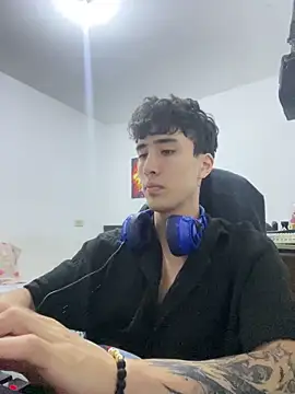 gojo satoru 18 online show from February 4, 2026, 10:15 pm