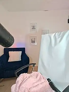 helena smith online show from March 9, 2026, 4:38 am