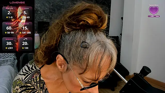 Bella Evans  online show from November 15, 2025, 6:59 pm